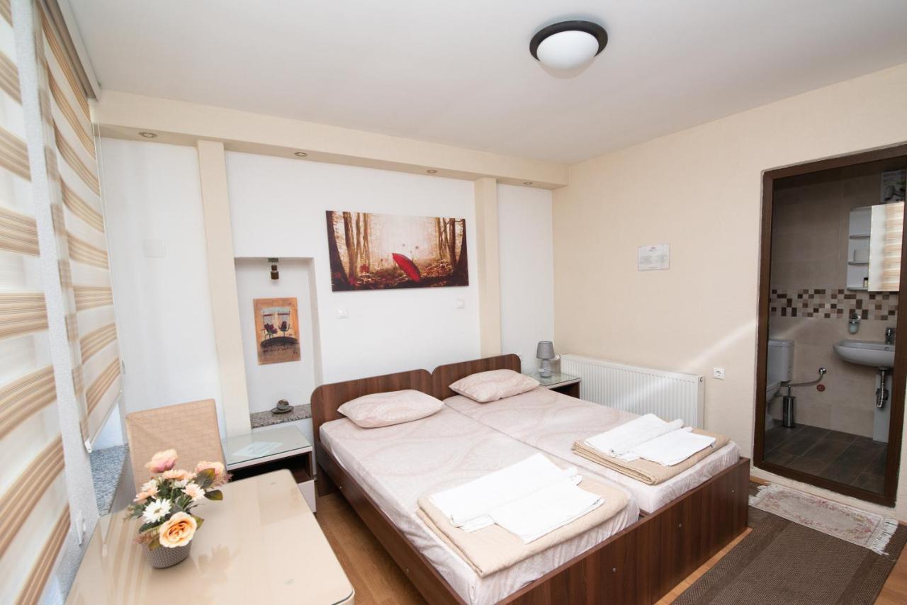 Stone Bridge Apartments Bitola Bagian luar foto
