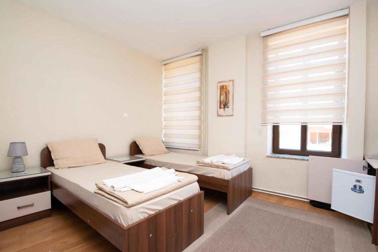 Stone Bridge Apartments Bitola Bagian luar foto